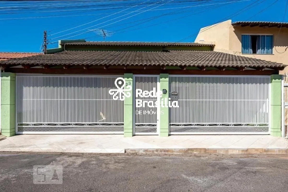 QE 15 do Guará | Excelente Casa com Edícula e Ótima LocalizaçãoExcelente oportun...