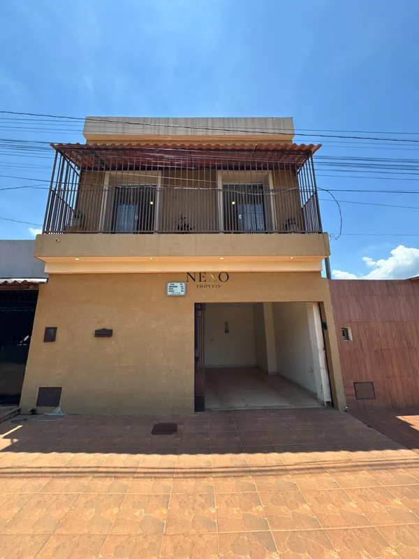 ? SOBRADO DE 4 QUARTOS COM PISCINA E ÁREA GOURMET?? Esplanada III, Atrás do shop...