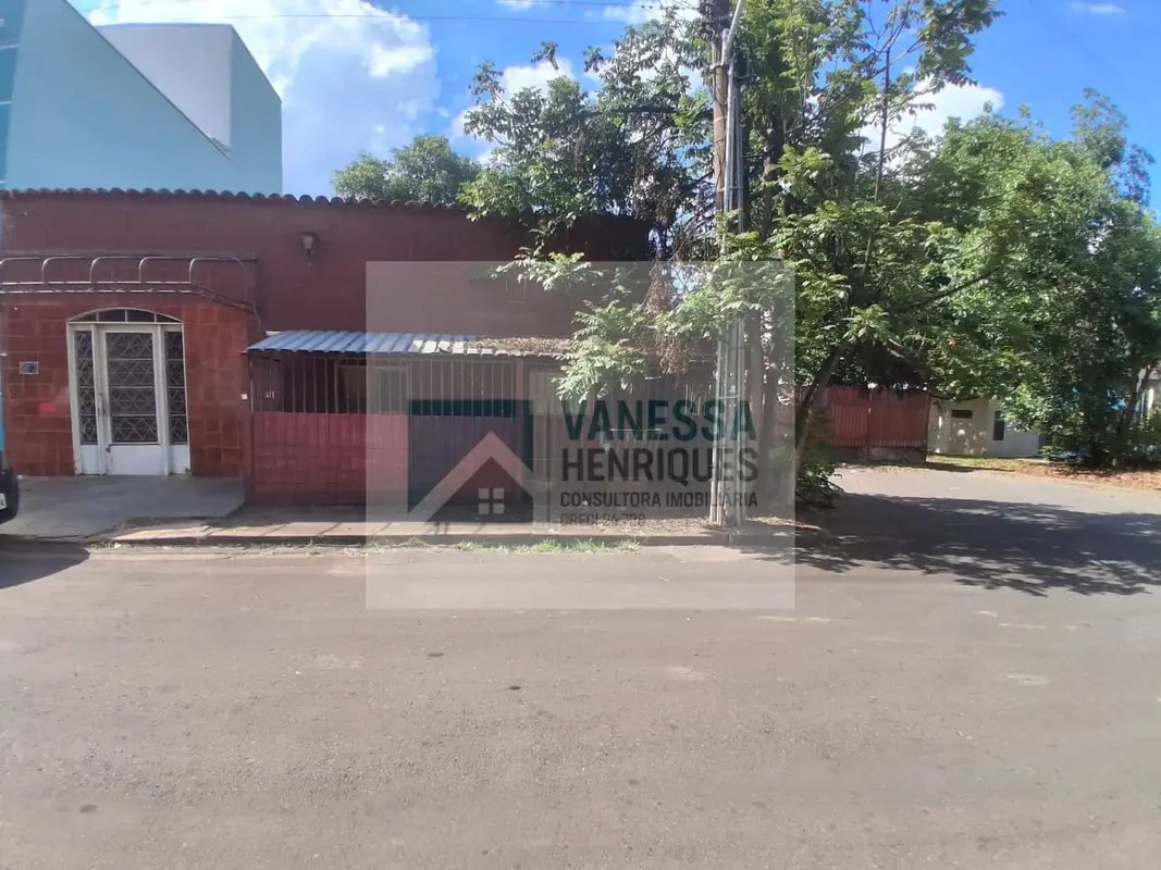 Excelente oportunidade de investir!Casa de esquina, excelente localização.compos...