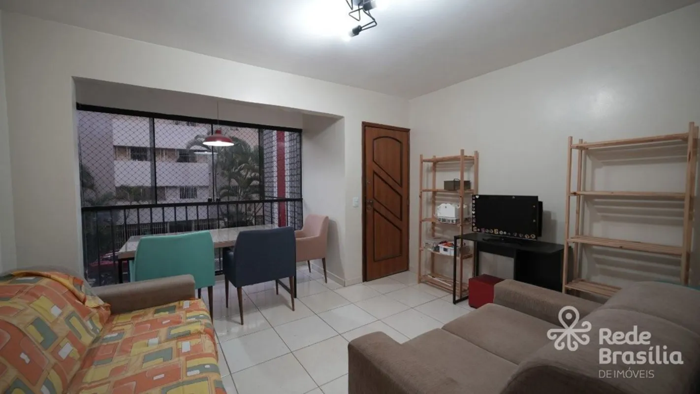 Apartamento mobiliado de 55 m², localizado no Cruzeiro Novo, com ambientes funci...