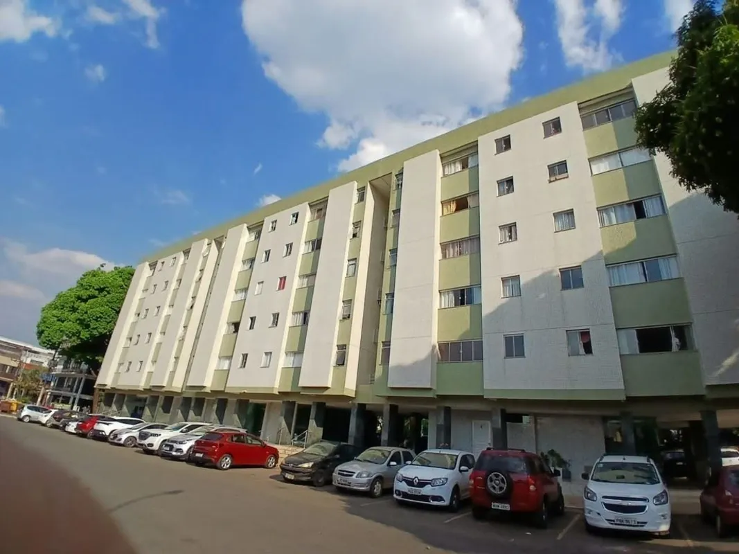 Excelente apartamento com 2 quartos no Condomínio Ed. MichelangeloLocalizado na ...