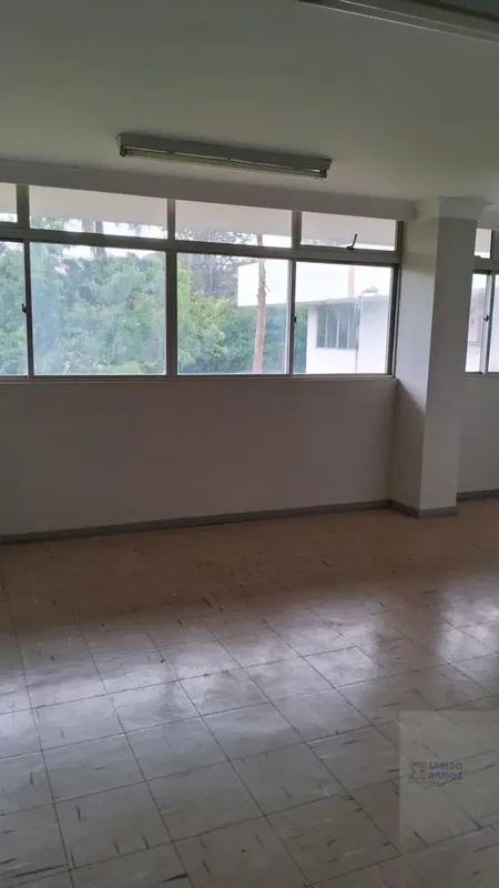 Excelente oportunidade para instalar seu escritório ou consultório na região do ...