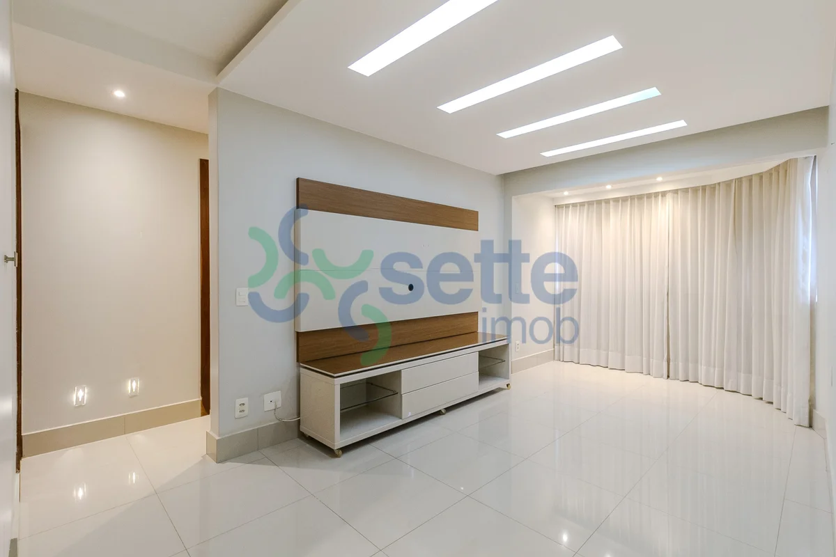 SQSW 301 | Canto, andar alto e vista livreApartamento reformado, com excelente i...