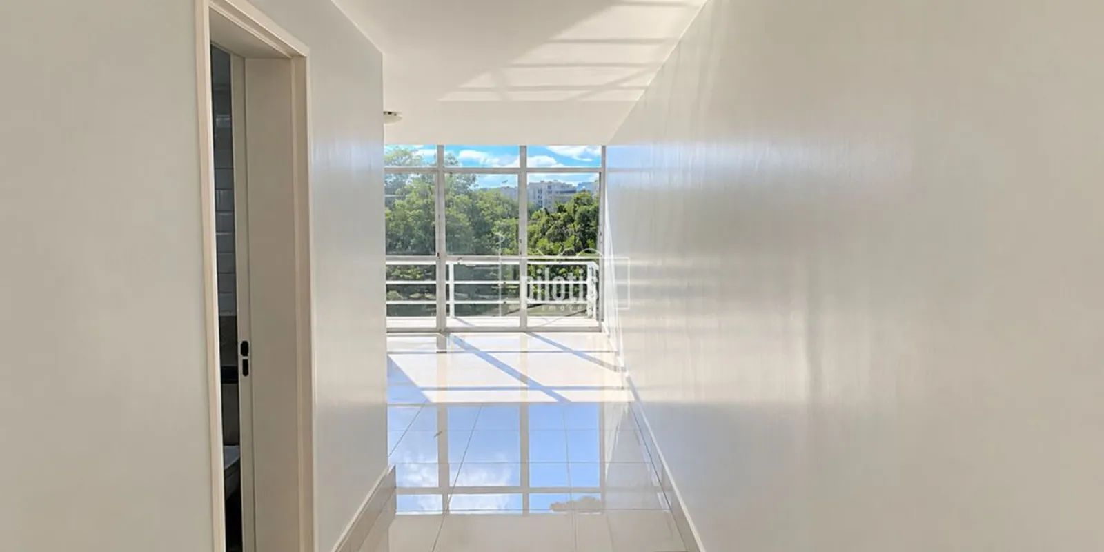CLN 210 -Se você busca praticidade e conforto, esta kitnet é uma excelente opção...