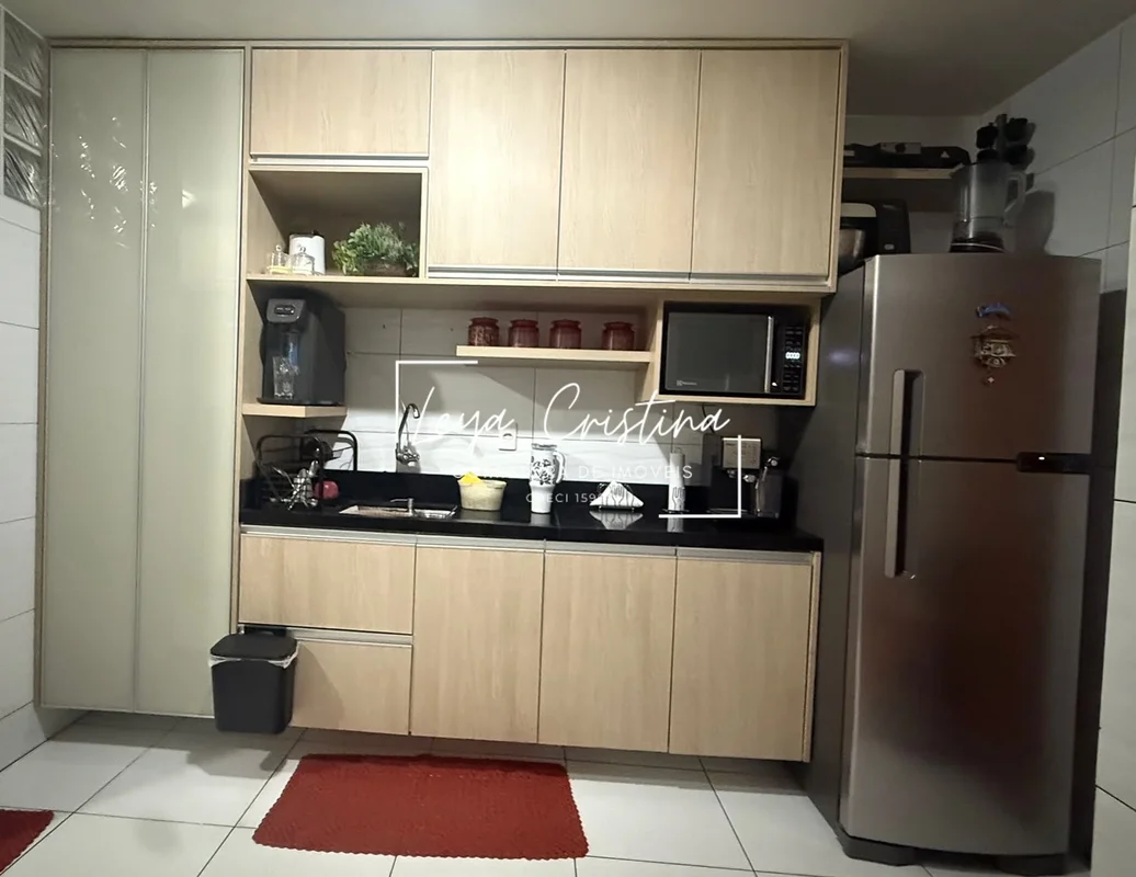 Apartamento reformado na QI 4 Bloco H, Guará I, Guará - DF, com 2 dormitórios, 1...