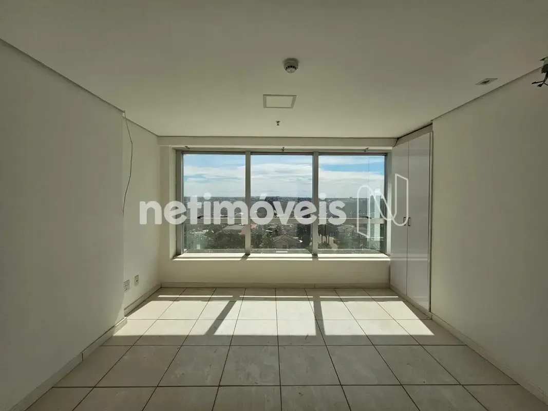 Sala comercial - Ed. Vista ShoppingLocalização:Ao lado de comércios, com praça d...