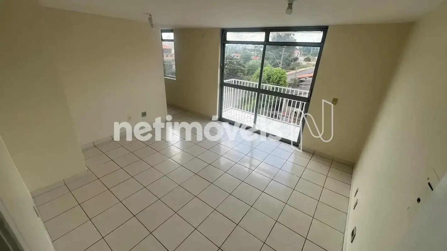 Kit com 26 m², dividida e com varanda. Sala, cozinha e banheiro social. Toda na ...
