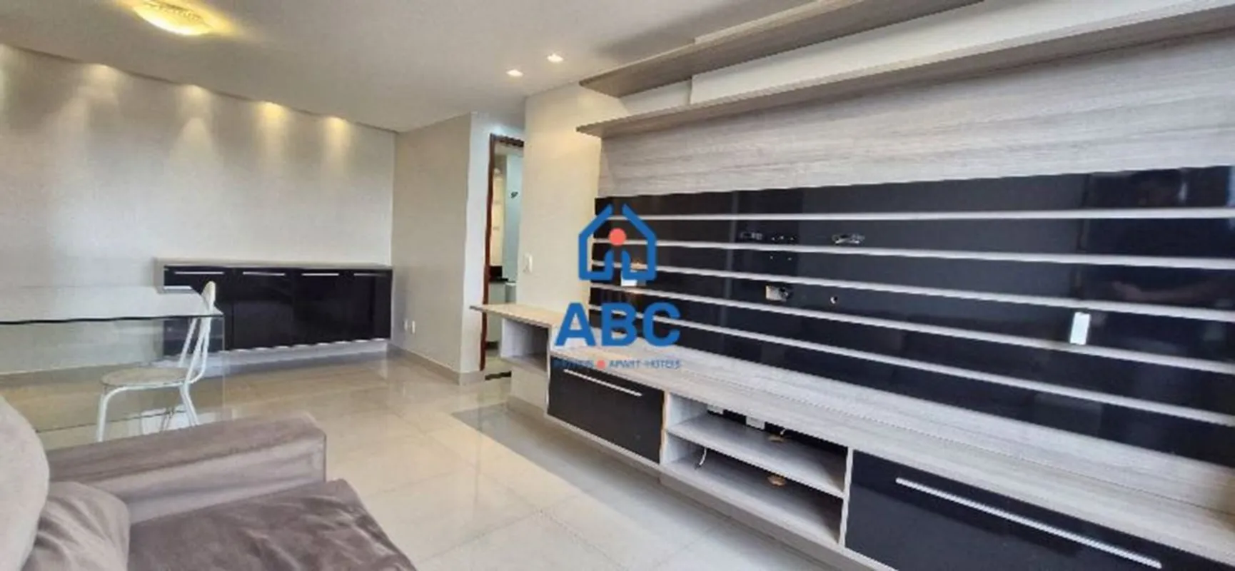  DISPONÍVEL ABC Imóveis aluga lindo apartamento de um quarto, contendo 50 m², di...