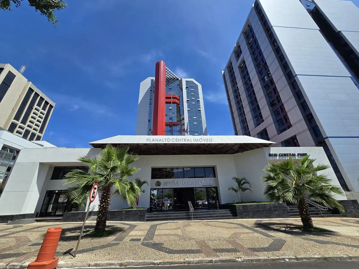 Planalto Central Imóveis aluga sala comercial, bem localizada no centro de Brasí...