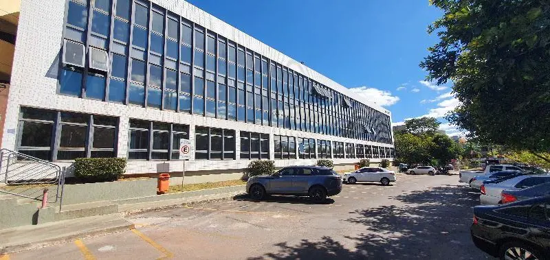 Excelente oportunidade !!! Sala térrea reformada com recepção, consultório, banh...