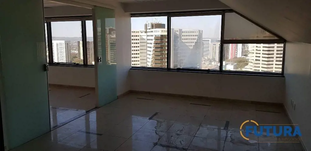 A FUTURA NEGÓCIOS IMOBILIÁRIOS disponibiliza para VENDA:Sala comercial com área ...