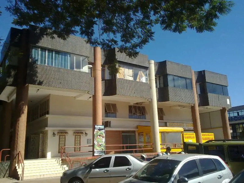 Quitinete com sala, quarto, varanda, banheiro, copa, piso cerâmico, tendo de áre...