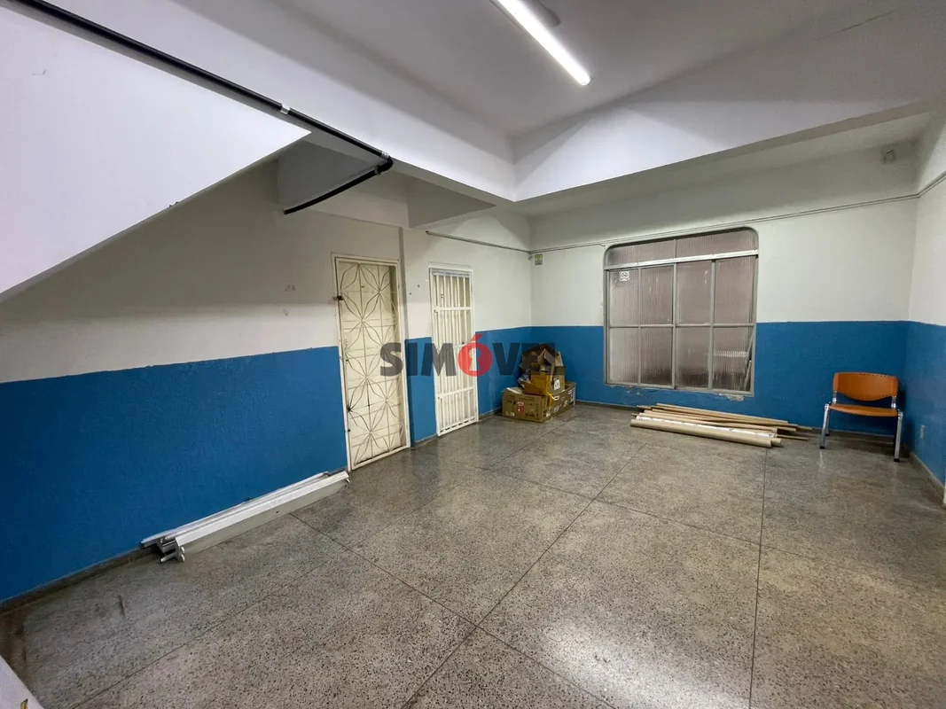 QND 27, prédio de 750m², 8 salas + loja de 250m², renda de R$: 9.000/mês - R$: 1...