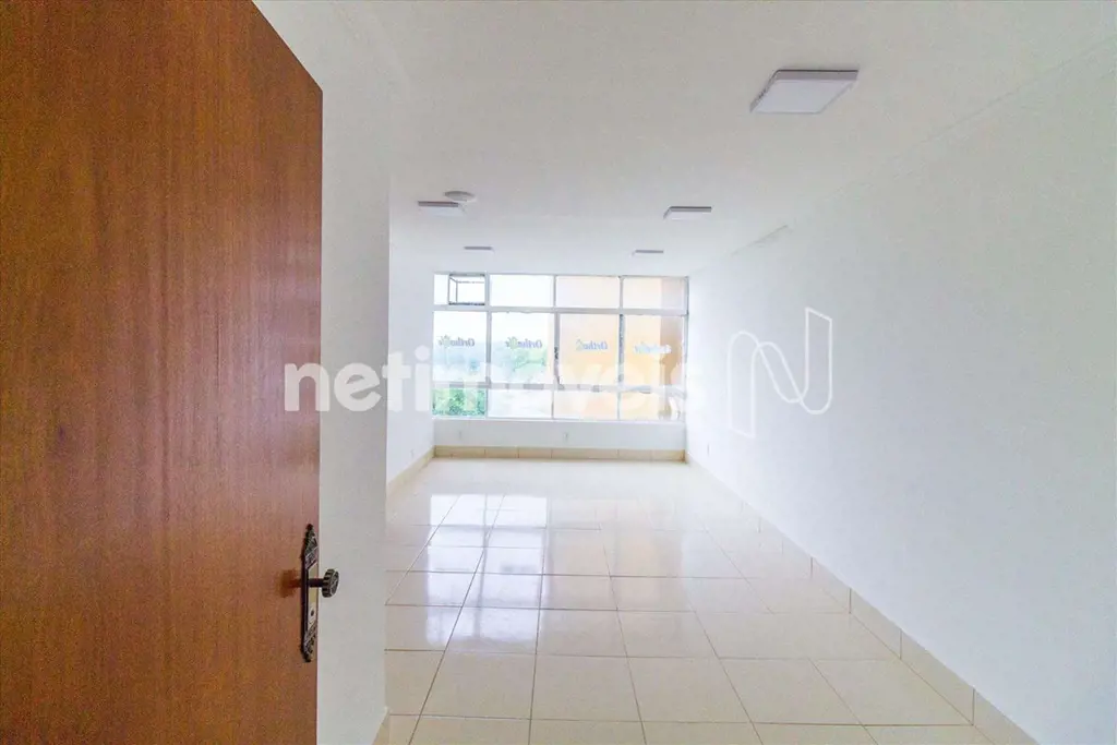 Edifício MaristelaExcelente sala comercial, com 34 m², banheiro e ótimo acabamen...