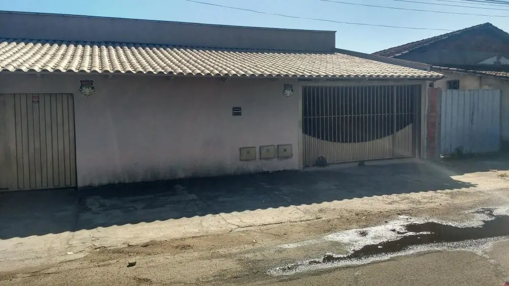  Próximo ao Shopping Cidade Jardim e ao Detran. 1 CASA COM 2/4 SENDO 1 SUÍTE, BA...