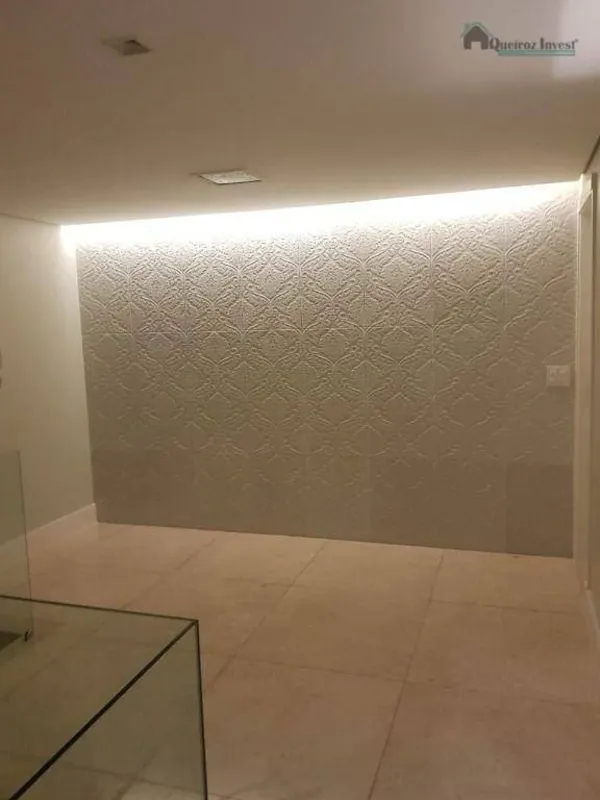 Elegante Cobertura Vazada Localização excelente: quadra muito tranquila, ao lado...