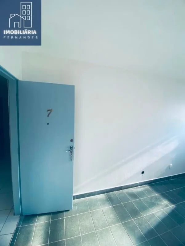 IMOBILIÁRIA FERNANDES aluga excelente apartamento na quadra 01 do Setor Sul, na ...