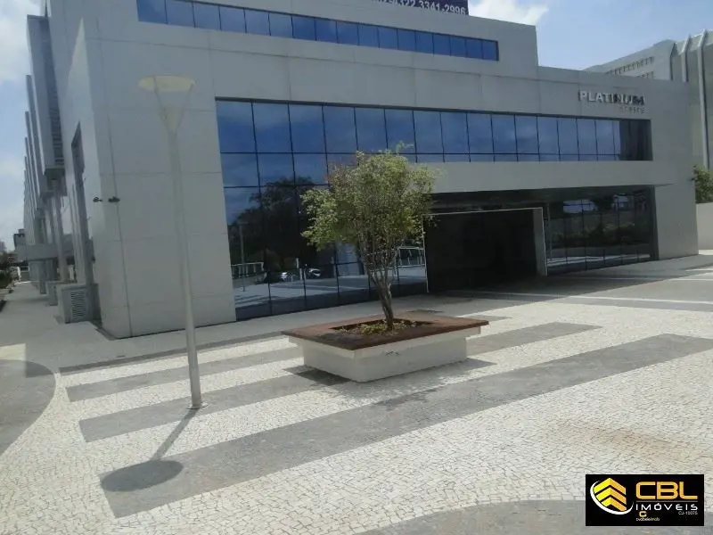 CBL IMÓVEIS VENDEExcelente sala toda dividida, WC social, piso cerâmica, vaga de...