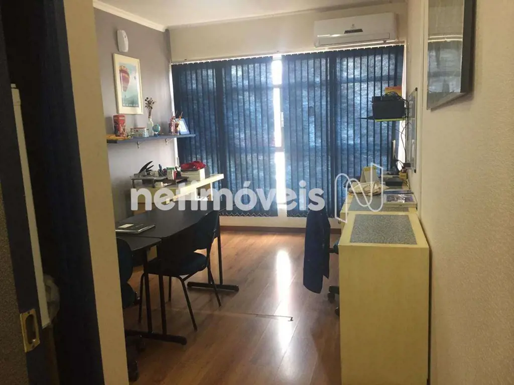 Sala comercial a venda no Setor de Grandes Áreas Sul Otima sala comercia fica na...