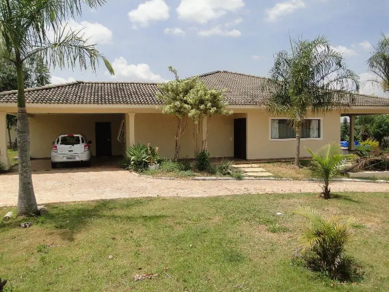 CASA TERREÁ com 4-quartos sendo suite, sala grande para 3 ambientes, lavabo, coz...
