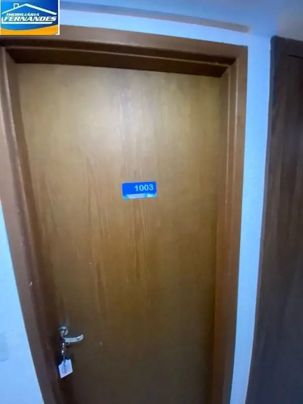IMOBILIÁRIA FERNANDES aluga excelente apartamento no Ed. Village, no qual o mesm...