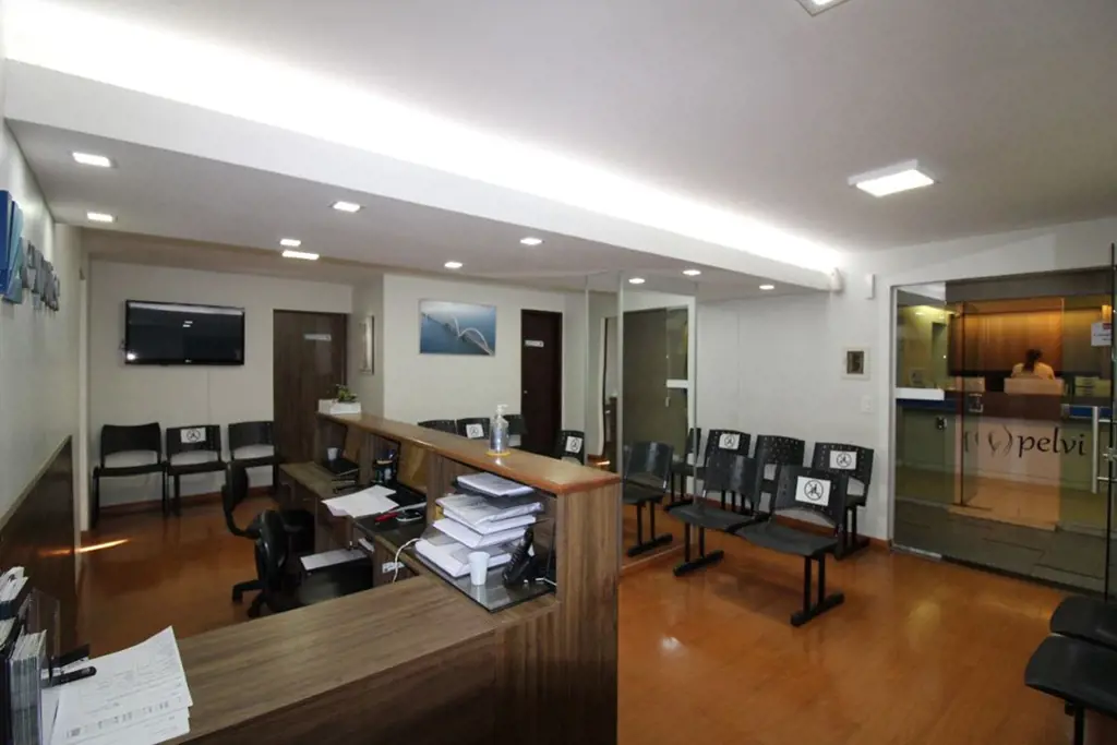 Imobiliária Brasília vende um conjunto de 03 salas juntas com 01 vaga de garagem...