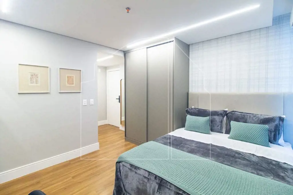 DALL´OCA IMÓVEIS ALUGA:Excelente Flat reformado, nascente, andar alto, de canto,...