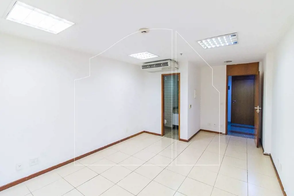 DALL´OCA IMÓVEIS VENDE:Sala em vão livre-25 metros;-Ar condicionado;-Piso frio;-...
