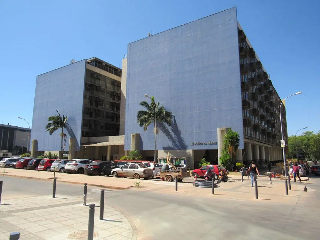 Fernanda Vende Sua CasaSala comercial no SRTVS Quadra 701 Conjunto E Palácio do ...