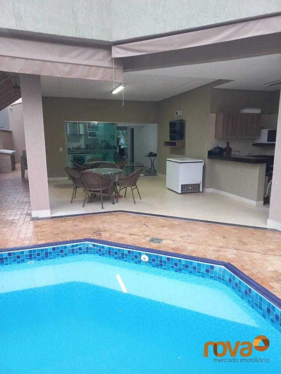Casa 3 quartos, sendo 3 suítes , piscina, varanda gourmet com churrasqueira a ca...