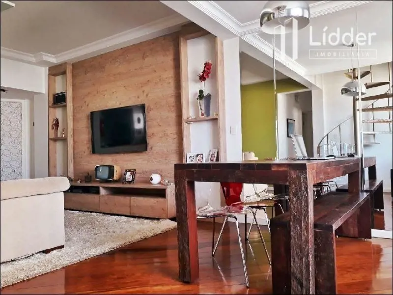  Edifício Albernaz Apartamento duplex com 198m², localizado no setor central com...