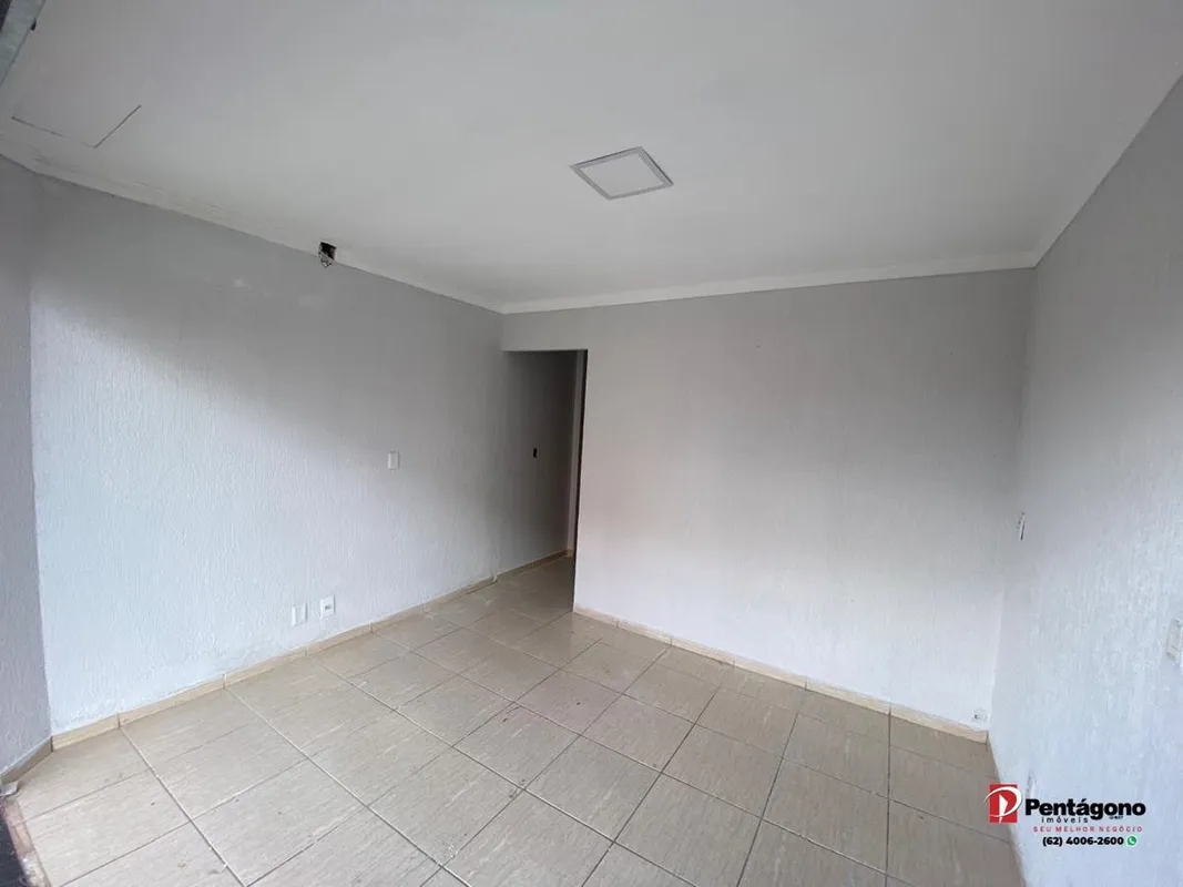 Loja comercial térrea localizada próxima ao Hospital Santa Helena e a laboratóri...