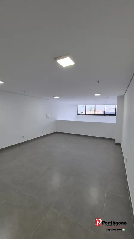 Loja Comercial Térrea com Mezanino para Locação - Excelente Localização na Av. R...