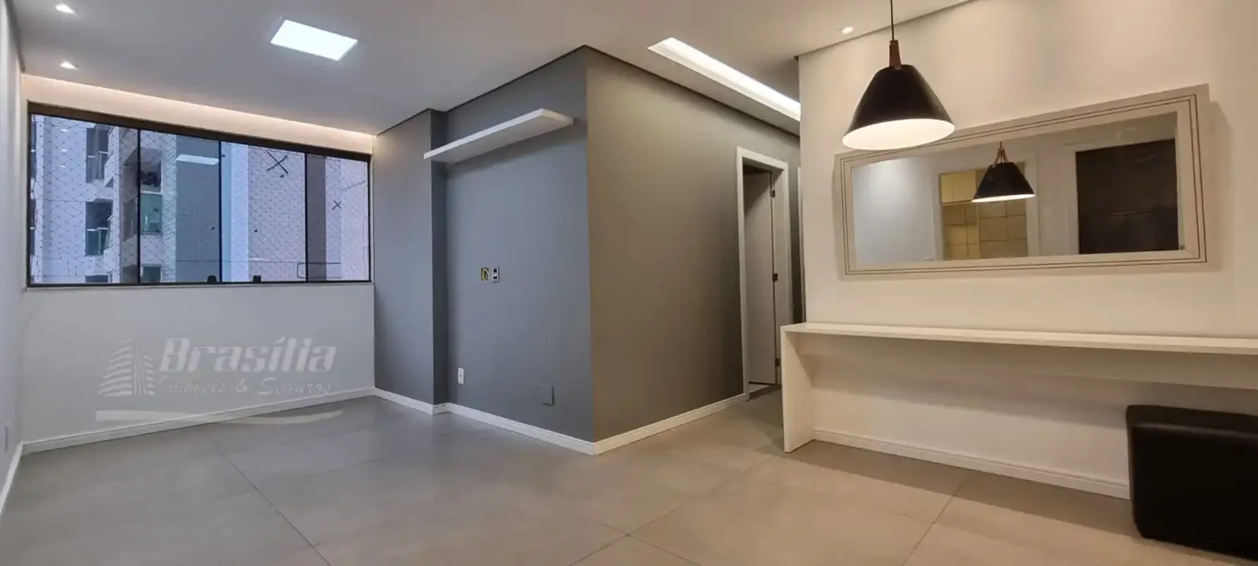 Residencial Paladium Rua 21 Norte3 quartos - Cozinha com armários e área de serv...