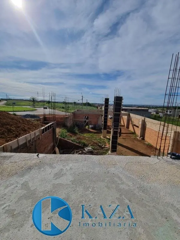 LOTE COMERCIAL DE ESQUINA COM CONSTRUÇÃO EM ANDAMENTO!Procura-se um investidor p...