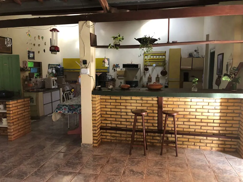 ESTUDA-SE PROPOSTA À VISTA: CHÁCARA BEM LOCALIZADA PRÓXIMA AO ASFALTO TOTAL LEGA...