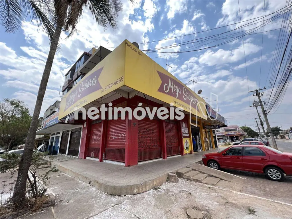 Apartamento de 02 quartos, sala, cozinha, banheiro social e área de serviço. Óti...