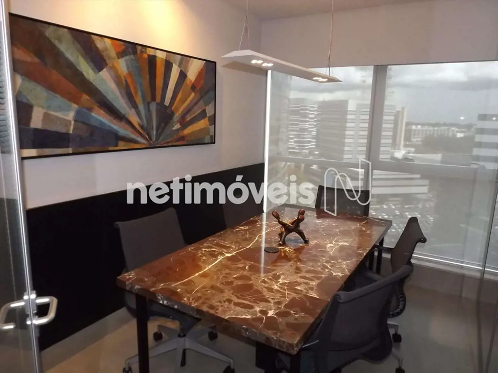 Vison Work & LiveExcelente sala comercial, com 27m²Sala com bancada para computa...