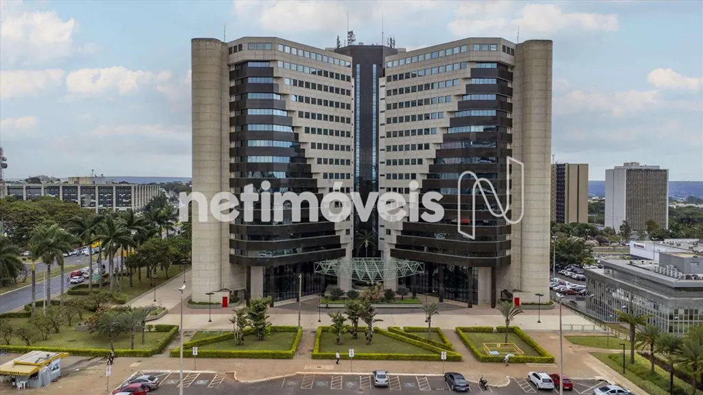 Excelente sala comercial com 384,70m², no coração de Brasília. O Centro Empresar...