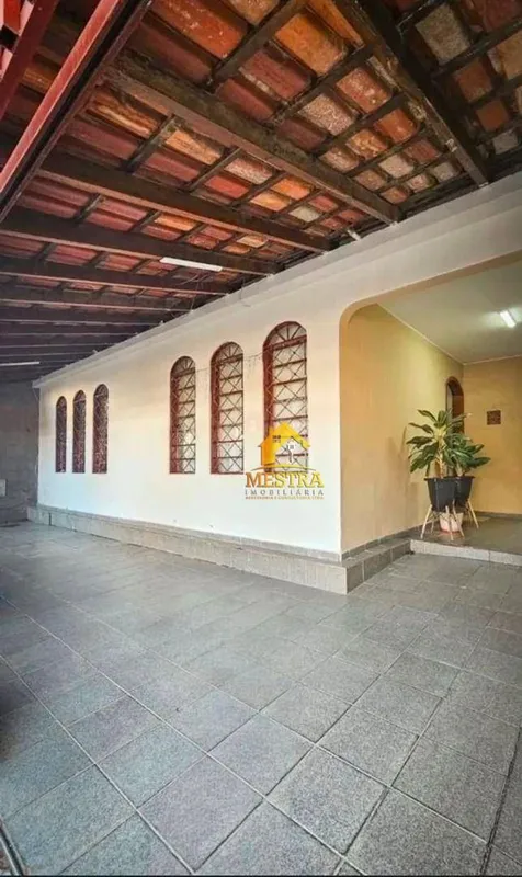 Venda de Excelente Casa com 4 Quartos - QE 3, Guará IExcelente oportunidade para...