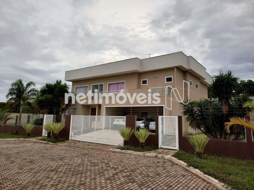 Casa moderna, estilo contemporâneo, com aproximadamente 495,37 m² de área constr...