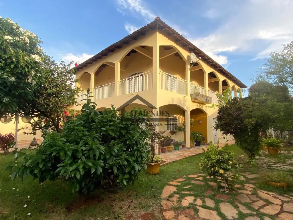 AJ MENDES IMOBILIÁRIA VENDE CASA, BEM LOCALIZADO, NO SETOR DE MANSÕES SOBRADINHO...