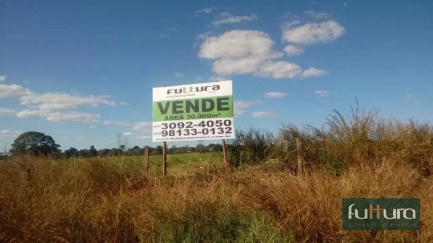 Área de 20.000m² sem construção.Frente para a GO-020 com 150m de frente.Excelent...
