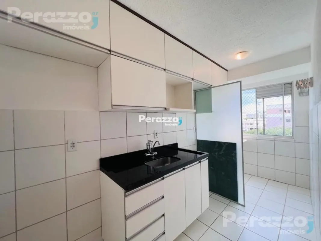 QC 09 | Jardins Mangueiral | Apartamento 2 quartos, Cozinha com armários planeja...