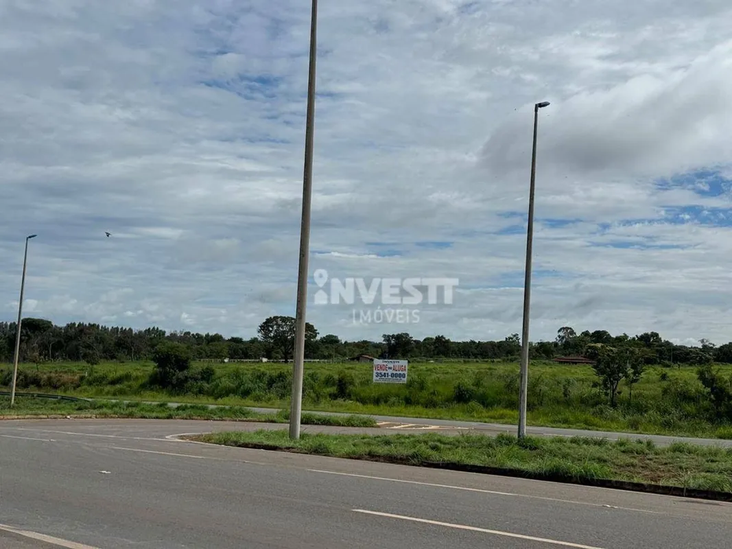 ÁREA À VENDA NA GO-020 LOCALIZAÇÃO ESTRATÉGICA ENTRE GOIÂNIA E BELA VISTA-GO.Áre...
