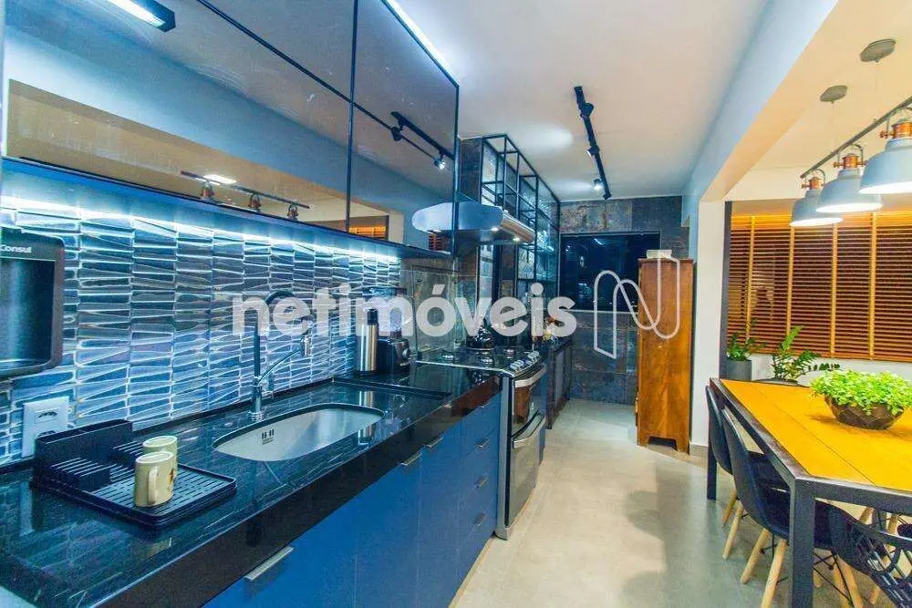 Excelente apartamento REFORMADO na SQSW 101. Características: - Apto de 3 quarto...