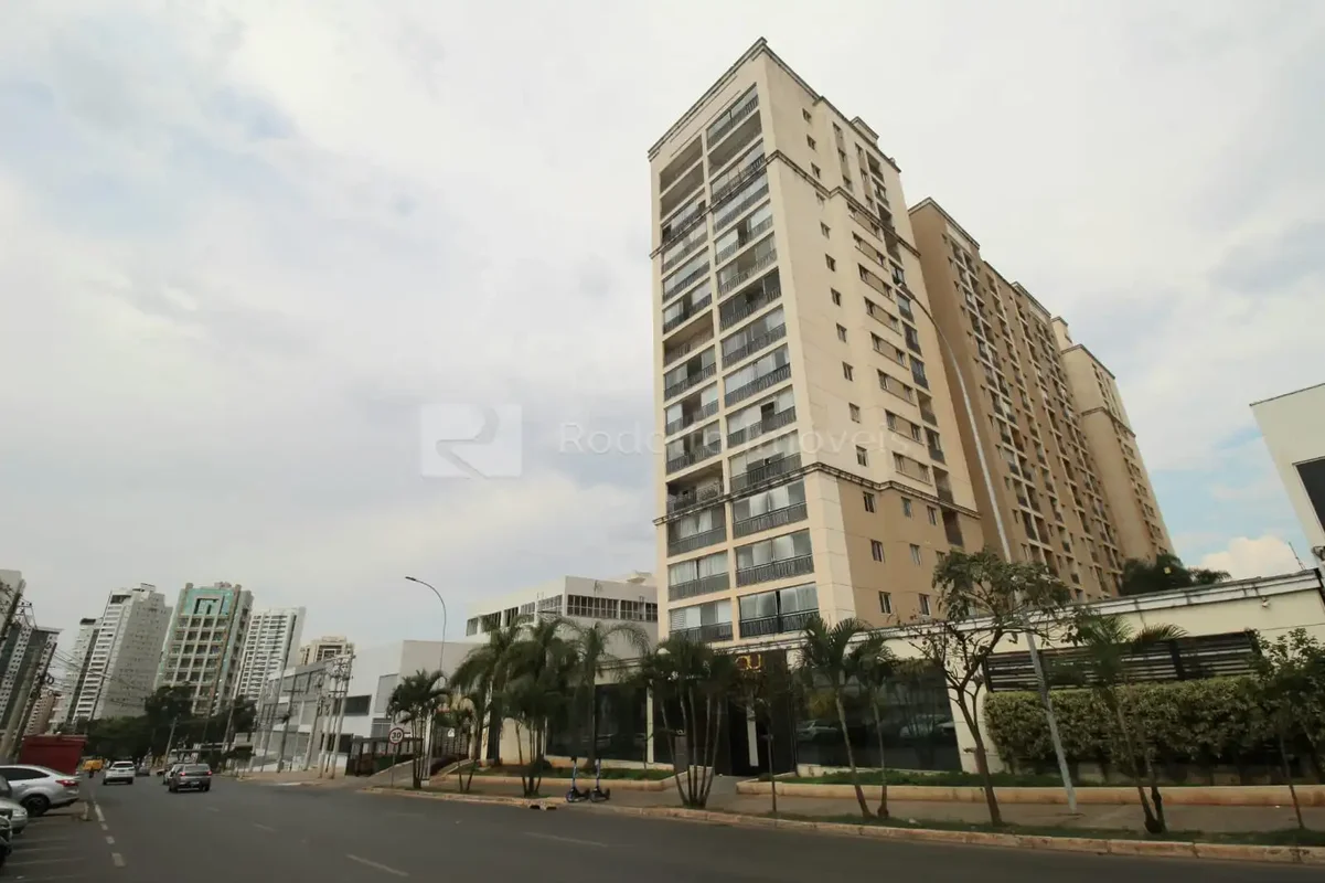 QUARTO COM CAMA BOX, ARMÁRIOS E CORTINA, SALA COM SOFÁ DE 2 LUGARES, CORTINA, BA...