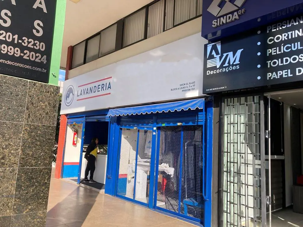 Loja de frente para alugar Asa Norte Brasília DFComposto por: LojaBanheiroPróxim...