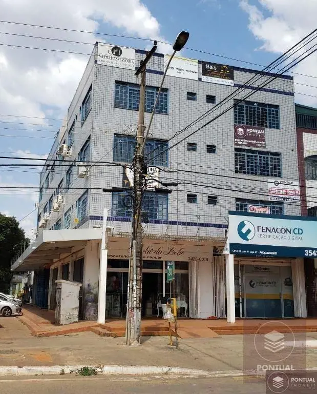 Sala na Avenida Comercial de QND 28 Lote 21 Sala 104 -Taguatinga-DF.Valor do bru...