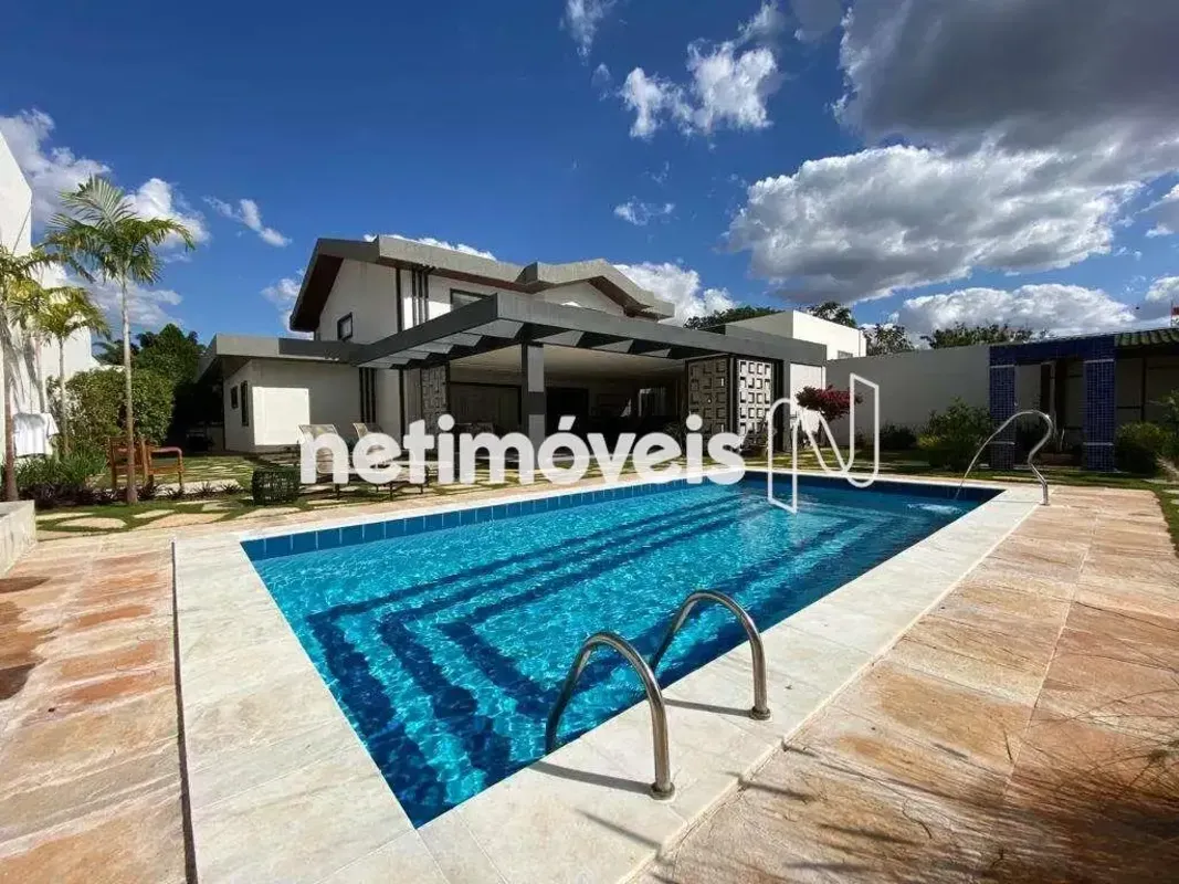 CASA IMPONENTE NO INÍCIO DO LAGO NORTE | 506,44 m² Excelente casa de 2 pavimento...
